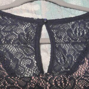 Motherhood Maternity dress. Size Large. Comes with pink ribbon.